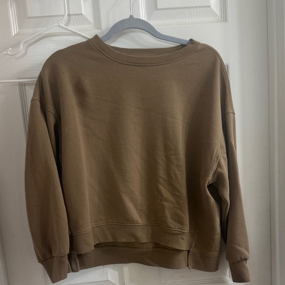 Brown Crew Neck Sweater with Ribbed Cuffs